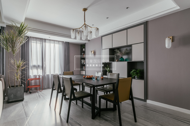 現(xiàn)代混搭裝修案例，給人溫暖和舒適的感覺